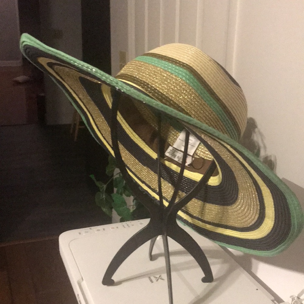 Striped Sunhat hat 😀. OS - Picture 2 of 4